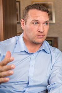 Brian Urlacher After Hair Transplant 